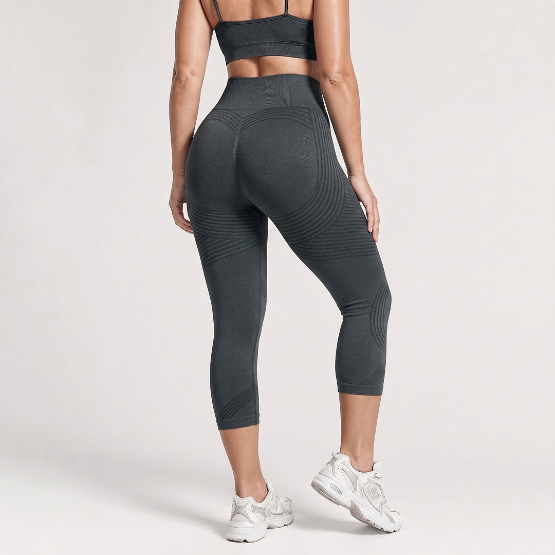 Ribbed Squat-Proof Capri Leggings